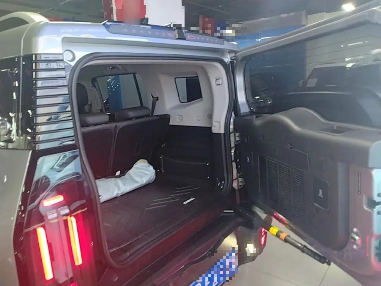 JETOUR Traveler 2023 1.5T Two-Wheel Drive Discovery PRO — миниатюра 22
