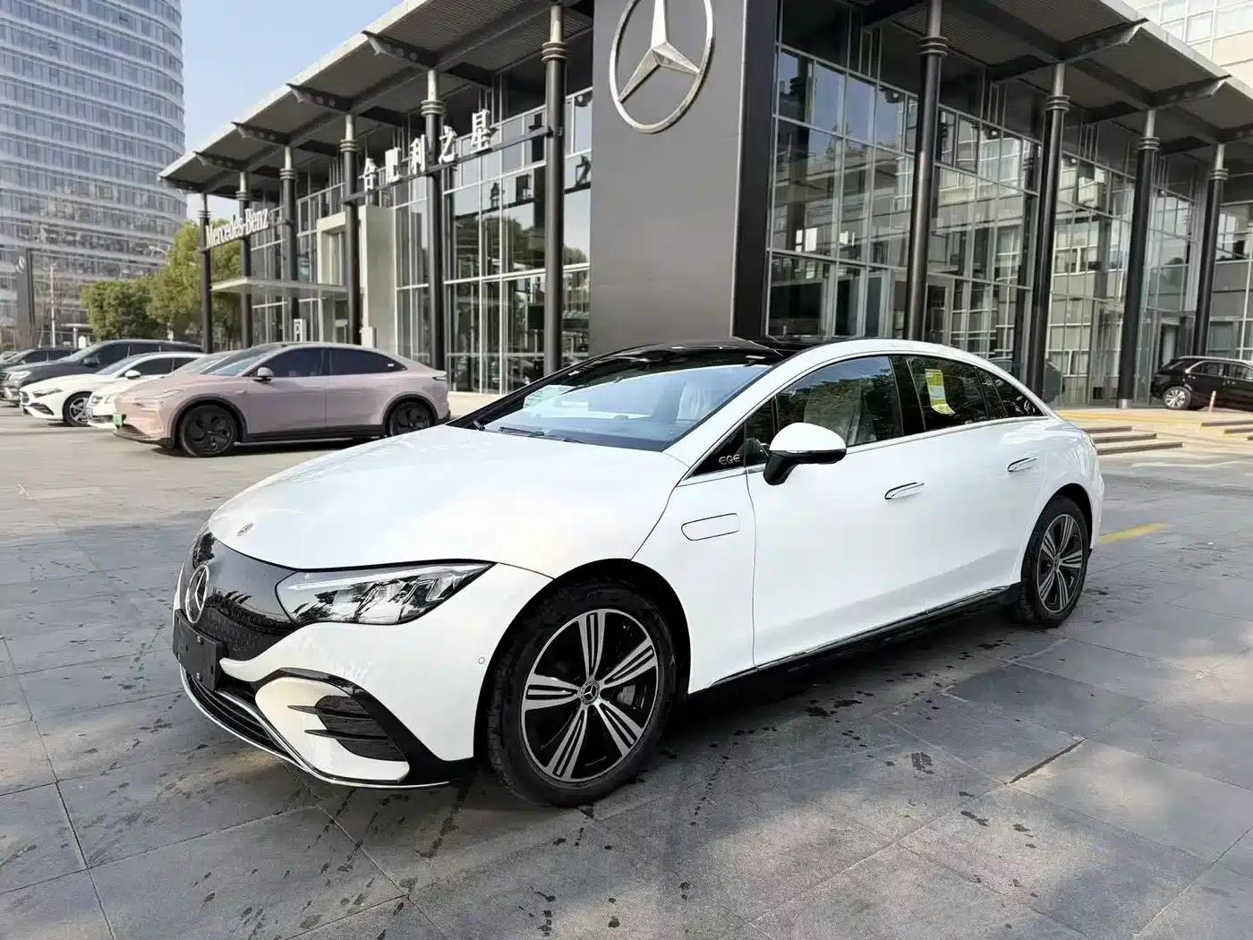 Mercedes-Benz EQE 2025 500 4MATIC Luxury Edition — миниатюра 1