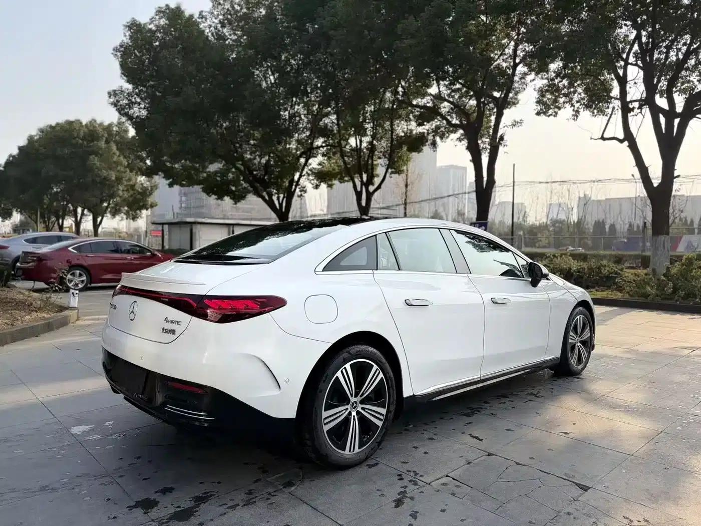 Mercedes-Benz EQE 2025 500 4MATIC Luxury Edition — миниатюра 7