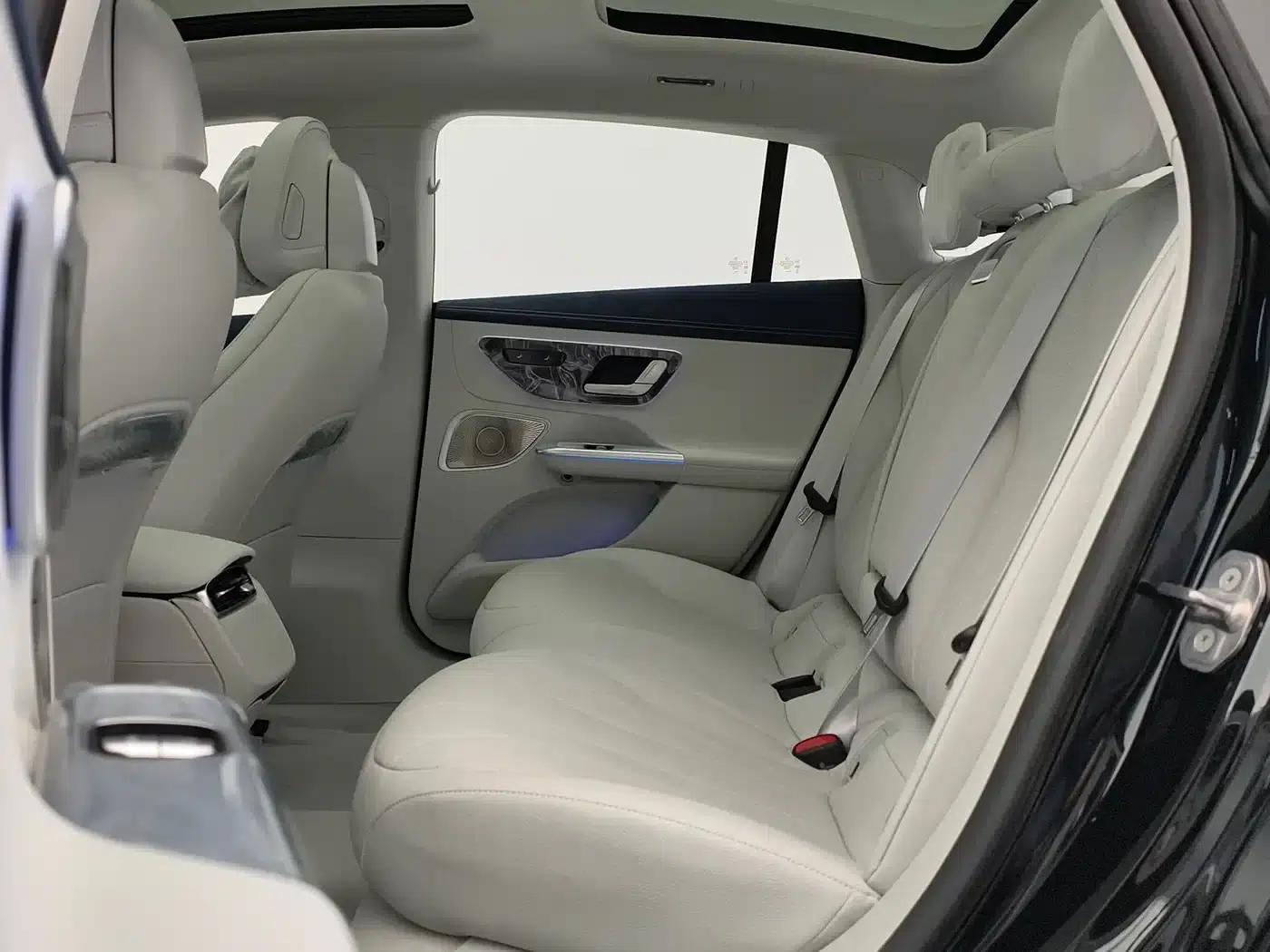 Mercedes-Benz EQE 2025 500 4MATIC Pioneer Edition — миниатюра 11