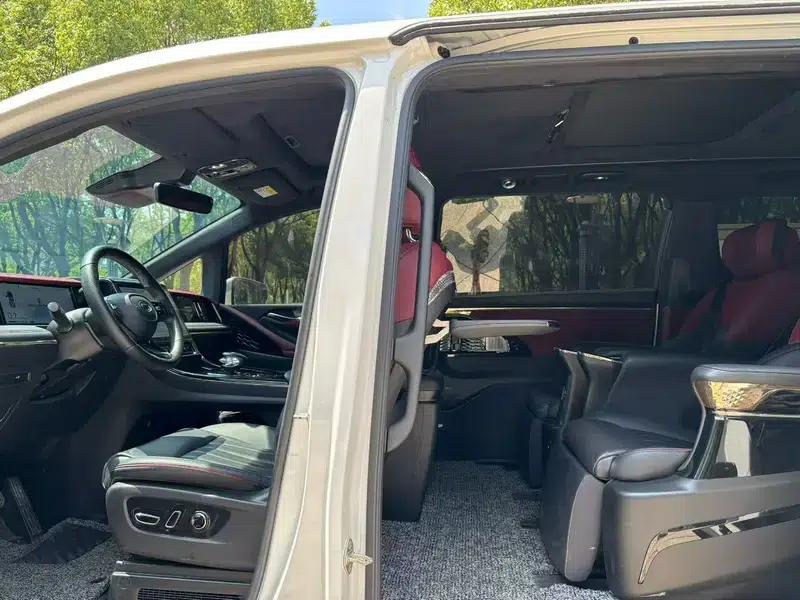 Trumpchi M8 2023 Master Series 2.0TGDI Flagship Edition — миниатюра 8