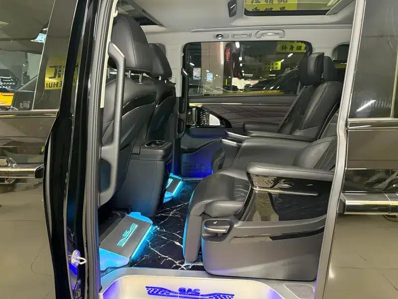 Trumpchi M8 2024 Master Series 2.0TGDI Supreme Edition — миниатюра 17