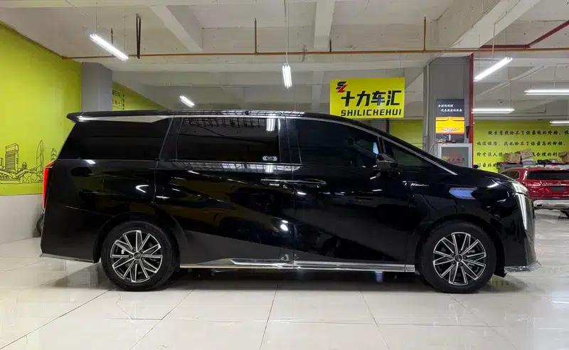 Trumpchi M8 2024 Master Series 2.0TGDI Supreme Edition — миниатюра 5