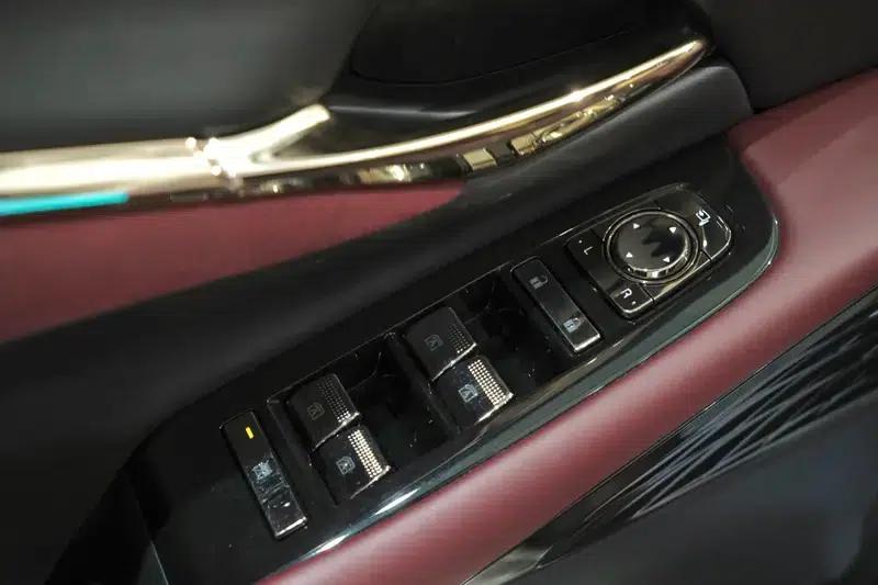 Trumpchi M8 2023 Master Series 2.0TGDI Supreme Edition — миниатюра 15