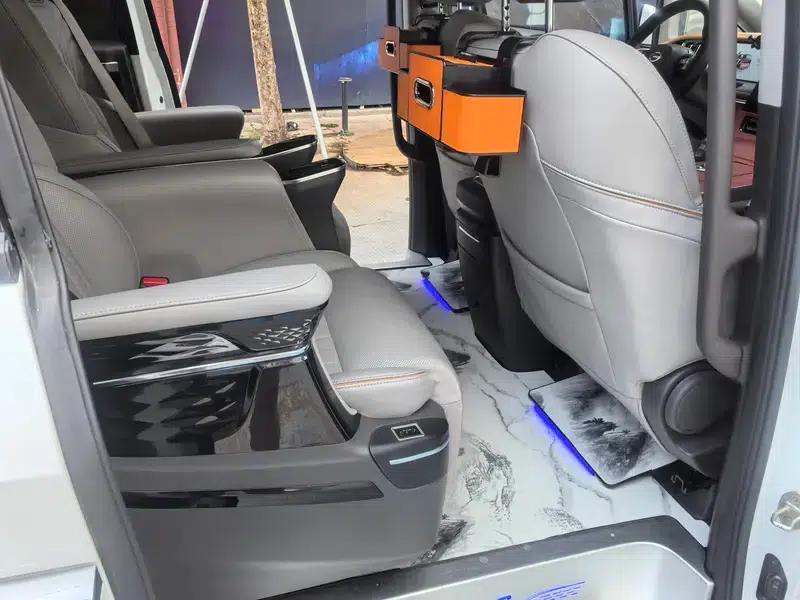 Trumpchi M8 2024 Master Series 2.0TGDI Premium Edition — миниатюра 11