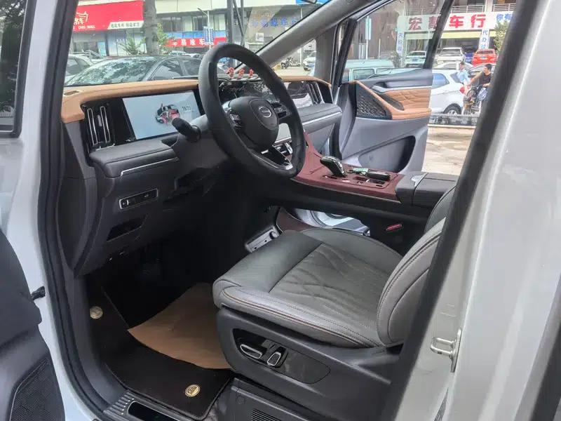 Trumpchi M8 2024 Master Series 2.0TGDI Premium Edition — миниатюра 17