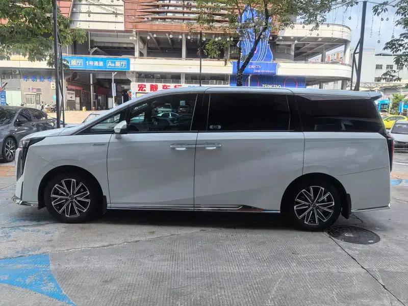 Trumpchi M8 2024 Master Series 2.0TGDI Premium Edition — миниатюра 4
