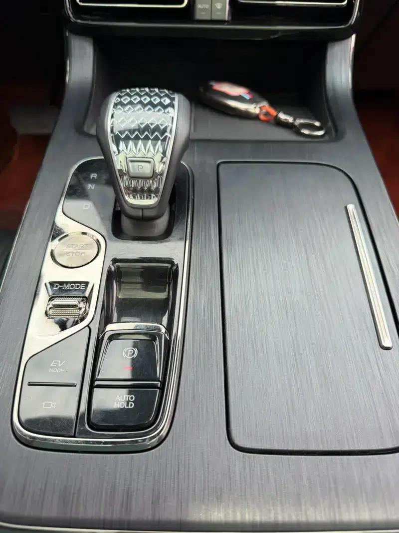 Trumpchi GS8 2022 Dual Engine Series 2.0TM Hybrid 2WD Premium Edition 6-Seater — миниатюра 11