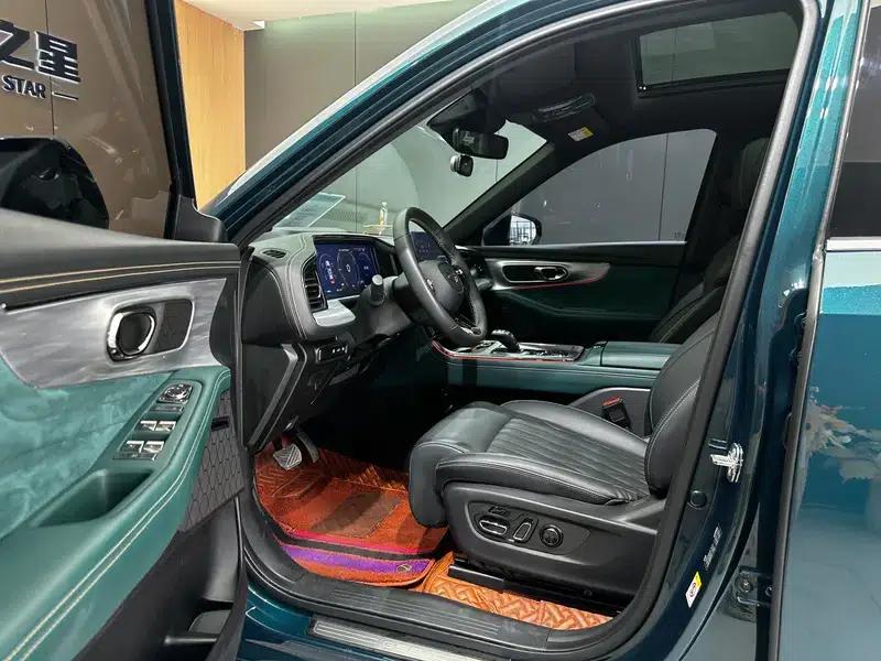 Trumpchi GS8 2022 Dual Engine Series 2.0TM Hybrid 2WD Premium Edition 6-Seater — миниатюра 16