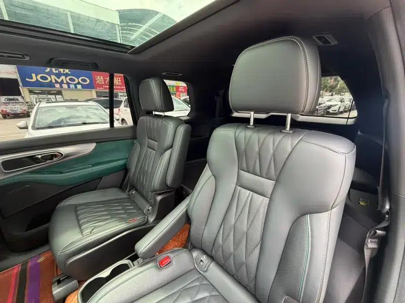 Trumpchi GS8 2022 Dual Engine Series 2.0TM Hybrid 2WD Premium Edition 6-Seater — миниатюра 19