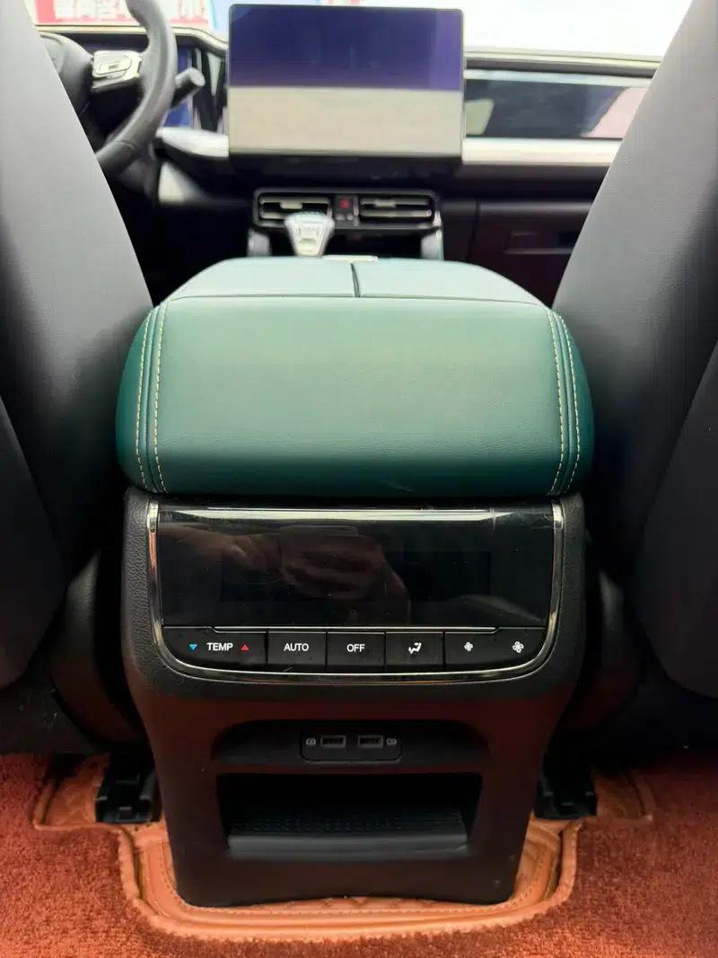 Trumpchi GS8 2022 Dual Engine Series 2.0TM Hybrid 2WD Premium Edition 6-Seater — миниатюра 9
