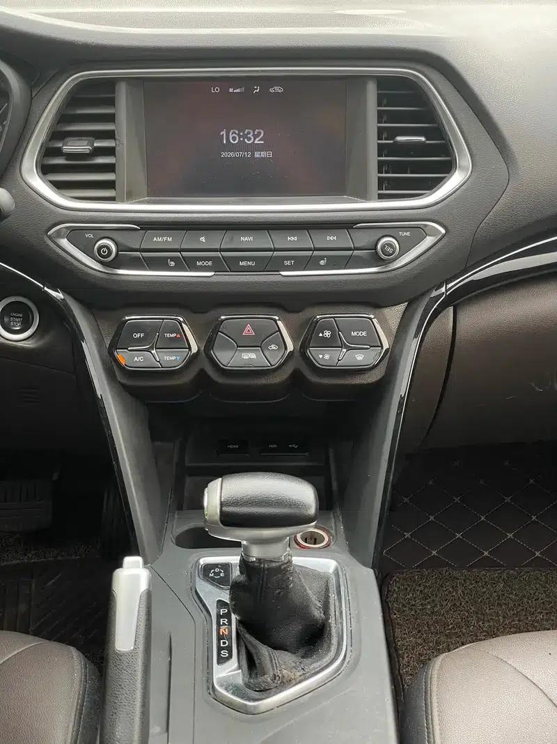 Trumpchi GS4 2016 235T G-DCT Luxury Edition — миниатюра 9