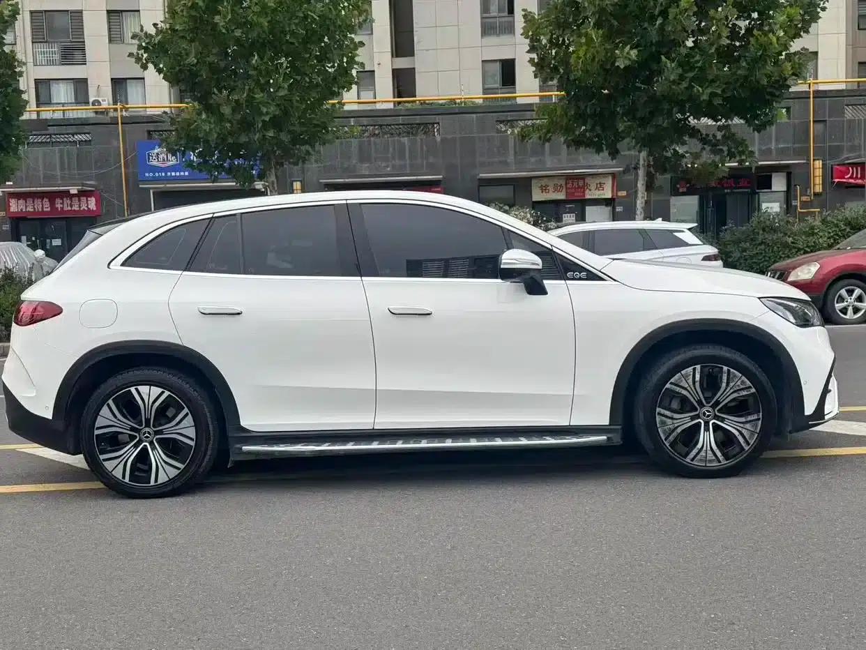 Mercedes-Benz EQE SUV 2023 350 4MATIC Luxury Edition — миниатюра 2