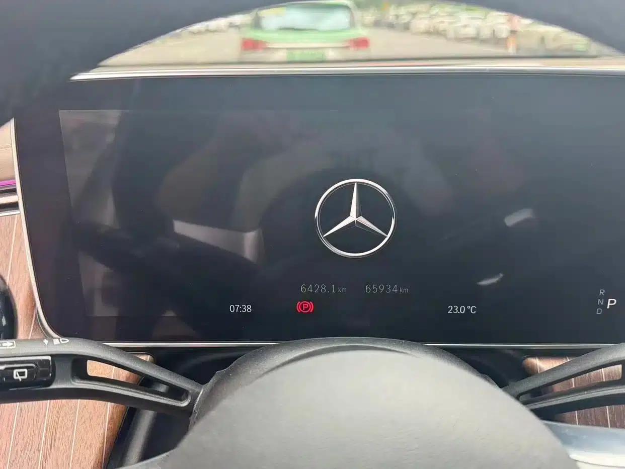 Mercedes-Benz EQE SUV 2023 350 4MATIC Luxury Edition — миниатюра 13