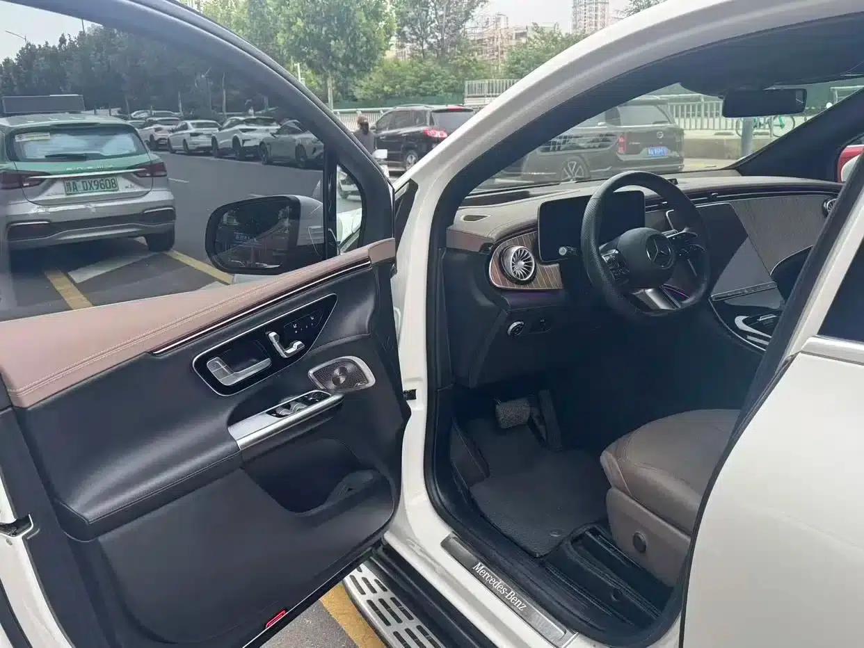 Mercedes-Benz EQE SUV 2023 350 4MATIC Luxury Edition — миниатюра 10
