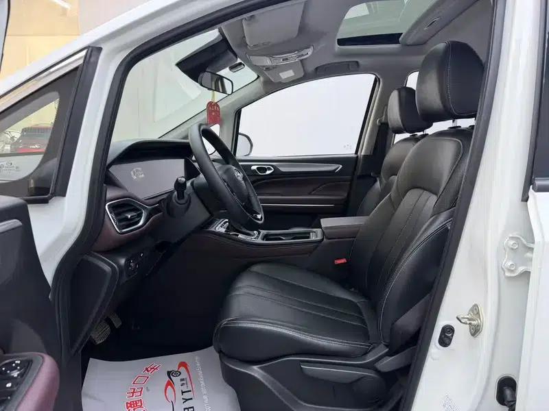 Trumpchi M6 2021 270T Automatic Luxury Edition 7-seater — миниатюра 12
