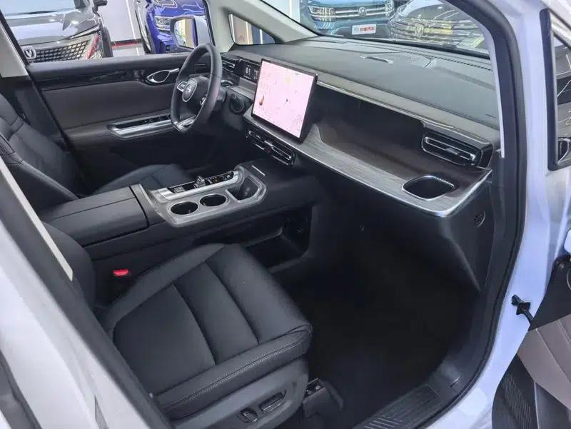 Trumpchi E8 2024 Glory Series 2.0ATK Glory Edition — миниатюра 11