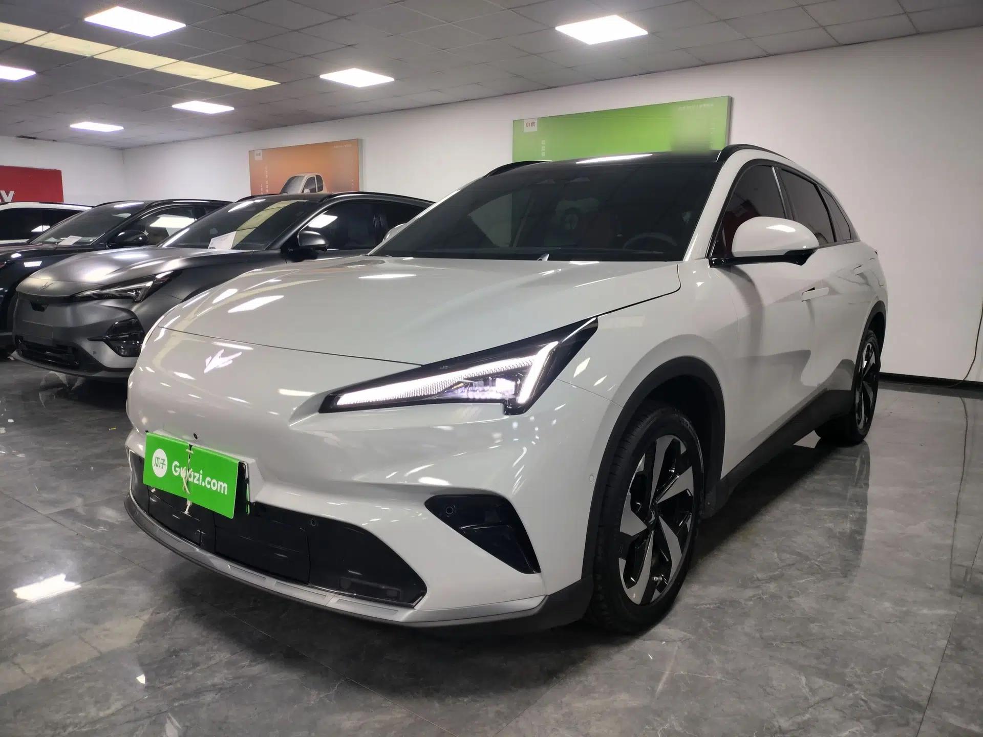 ARCFOX Alpha T5 2026 Model Range-Extended 1215 Yuanjing Smart Driving Version — миниатюра 1