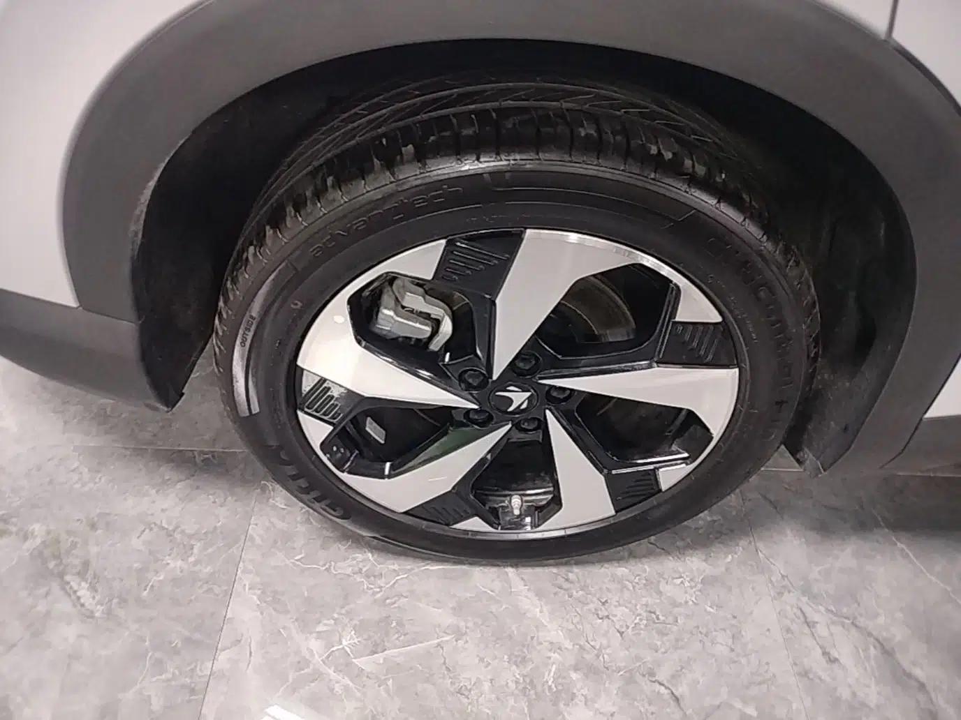 ARCFOX Alpha T5 2026 Model Range-Extended 1215 Yuanjing Smart Driving Version — миниатюра 11