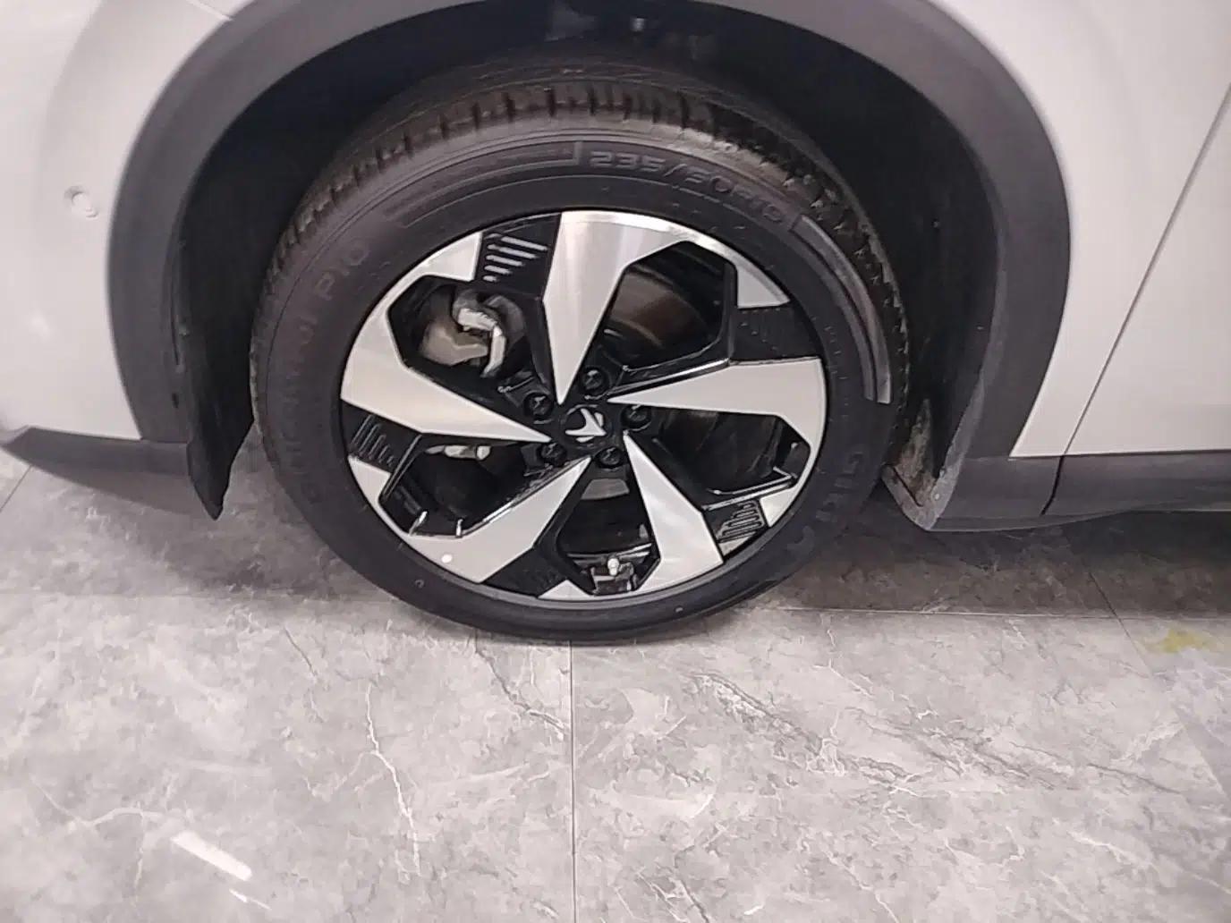 ARCFOX Alpha T5 2026 Model Range-Extended 1215 Yuanjing Smart Driving Version — миниатюра 10