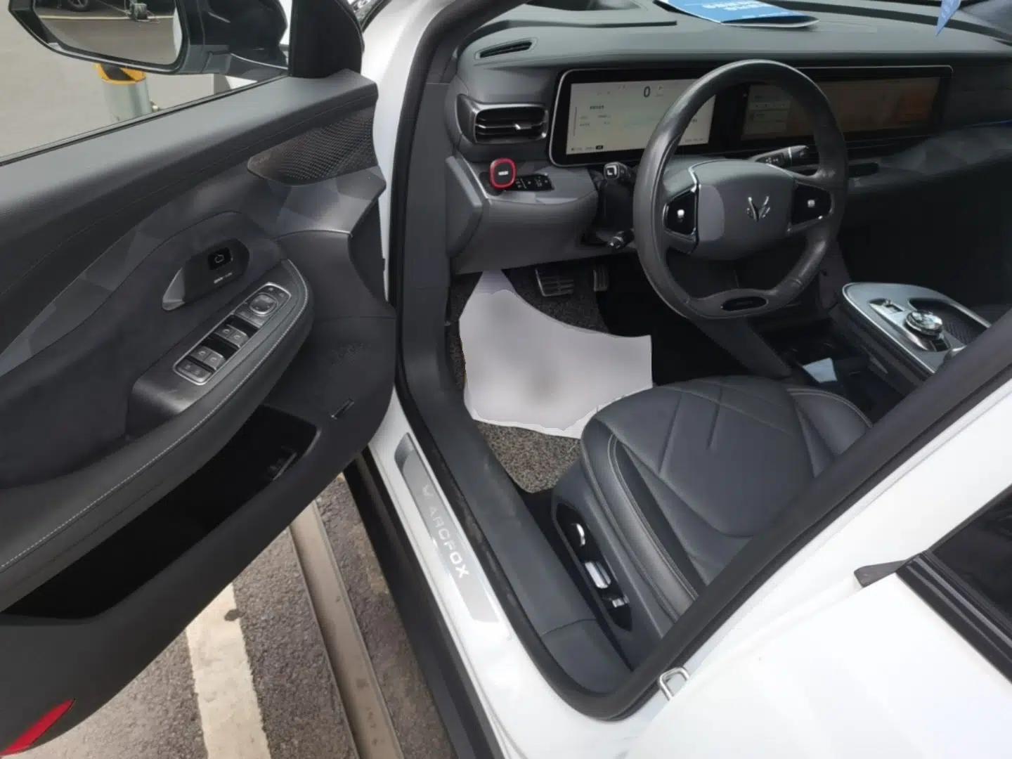 ARCFOX Alpha S 2023 735E+ Forest Edition 160kW — миниатюра 18