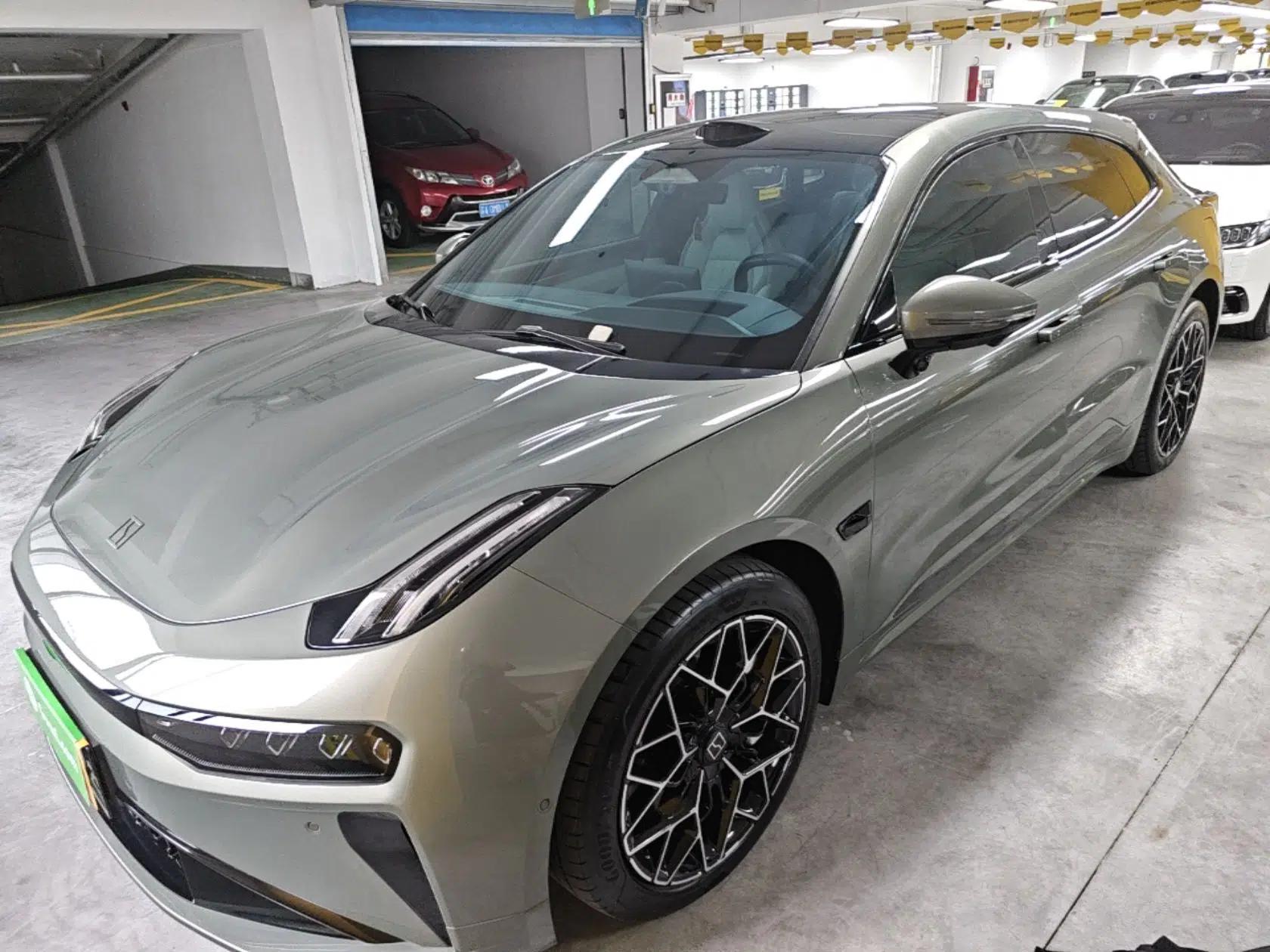 Zeekr 001 2024 WE Edition 100 kWh Rear-Drive — миниатюра 1