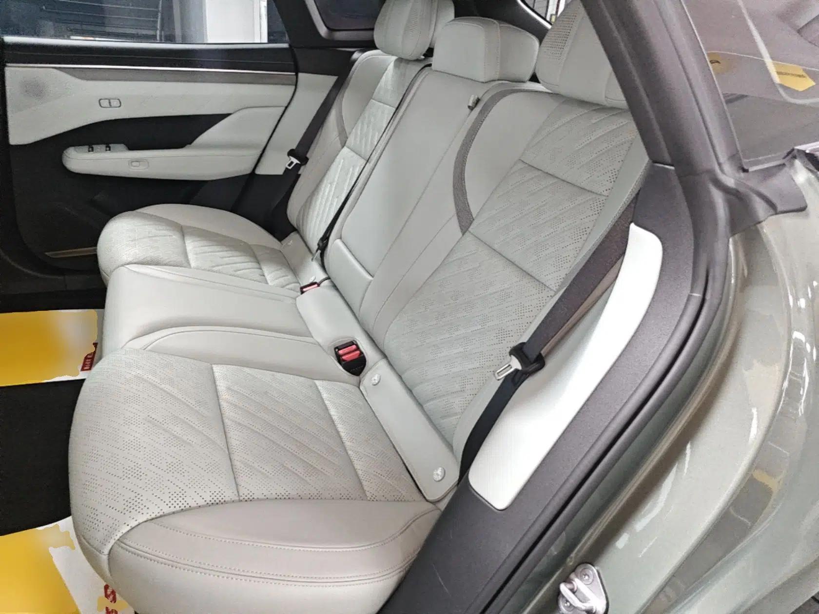 Zeekr 001 2024 WE Edition 100 kWh Rear-Drive — миниатюра 20