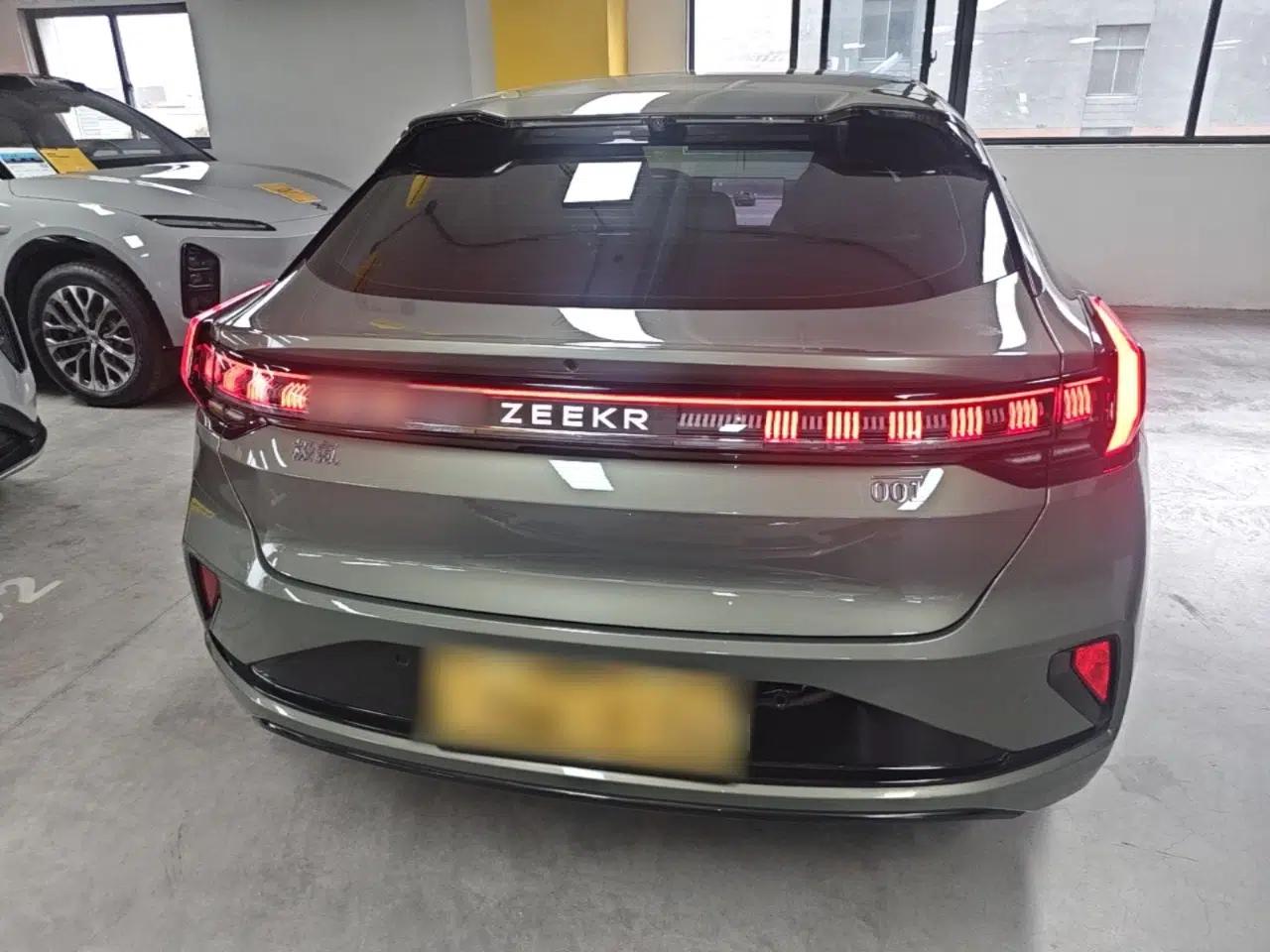 Zeekr 001 2024 WE Edition 100 kWh Rear-Drive — миниатюра 5