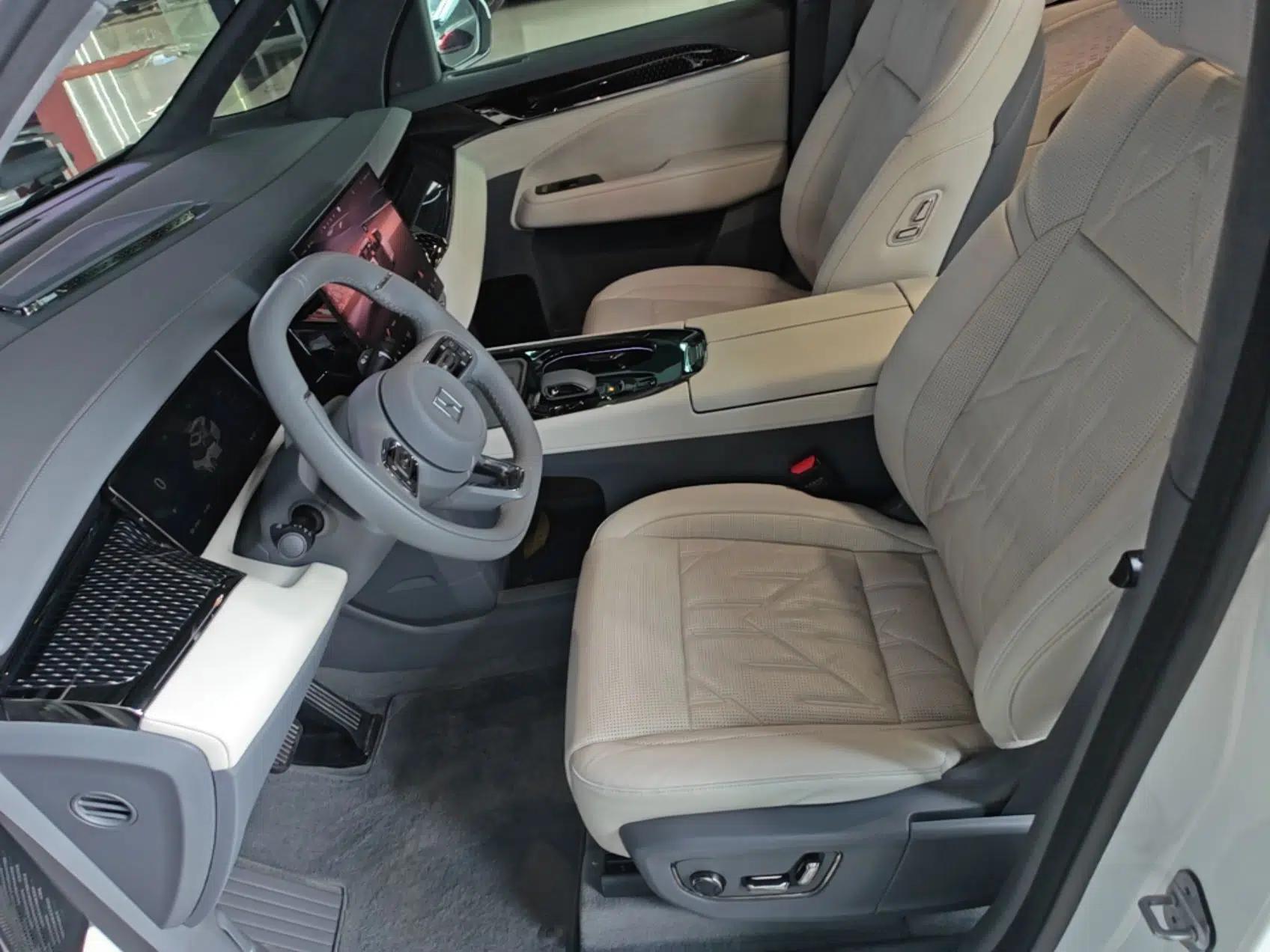 Zeekr 009 2024 Six-Seat Executive Version 4WD 108 kWh — миниатюра 17