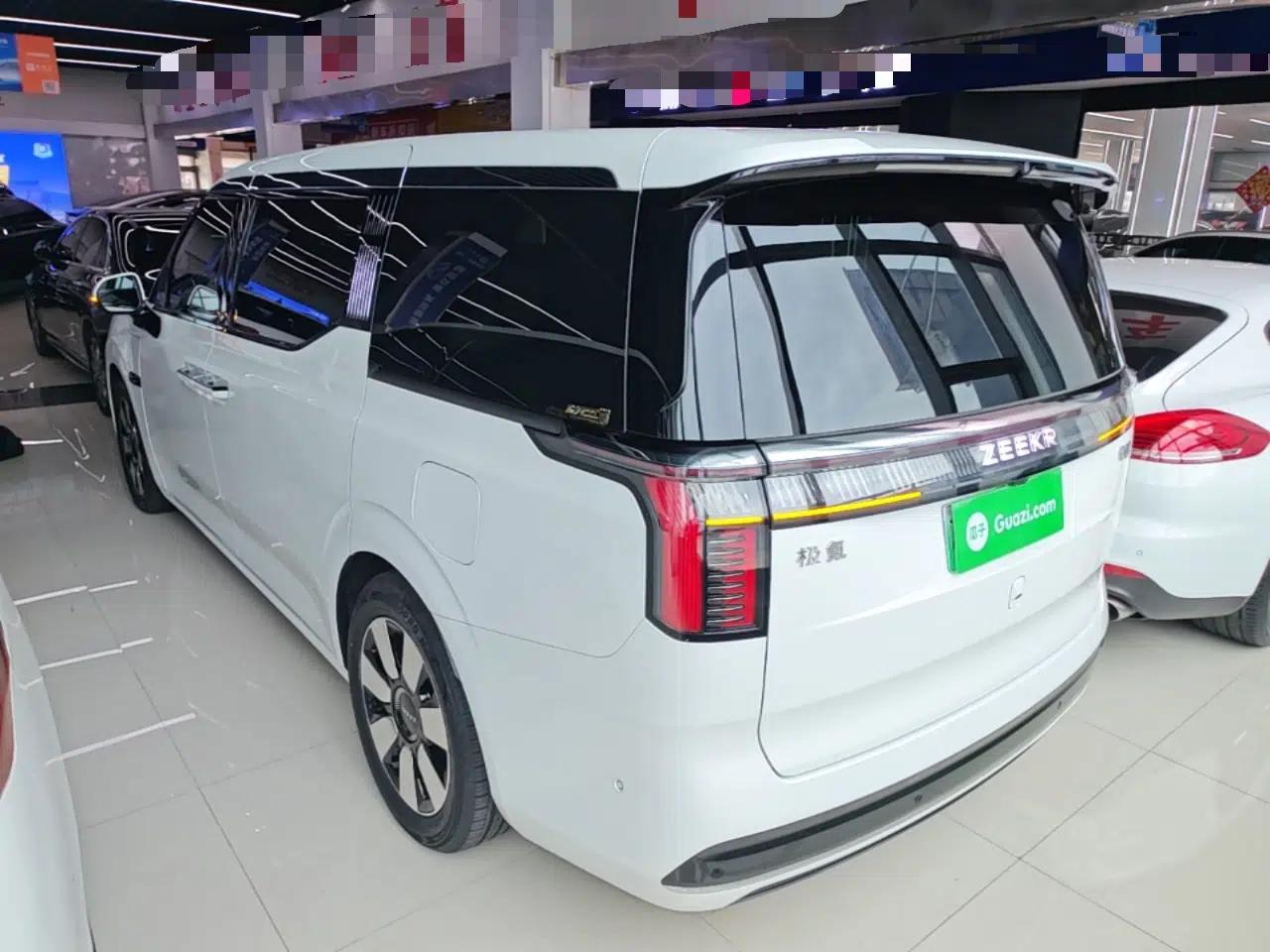 Zeekr 009 2024 Six-Seat Executive Version 4WD 108 kWh — миниатюра 4