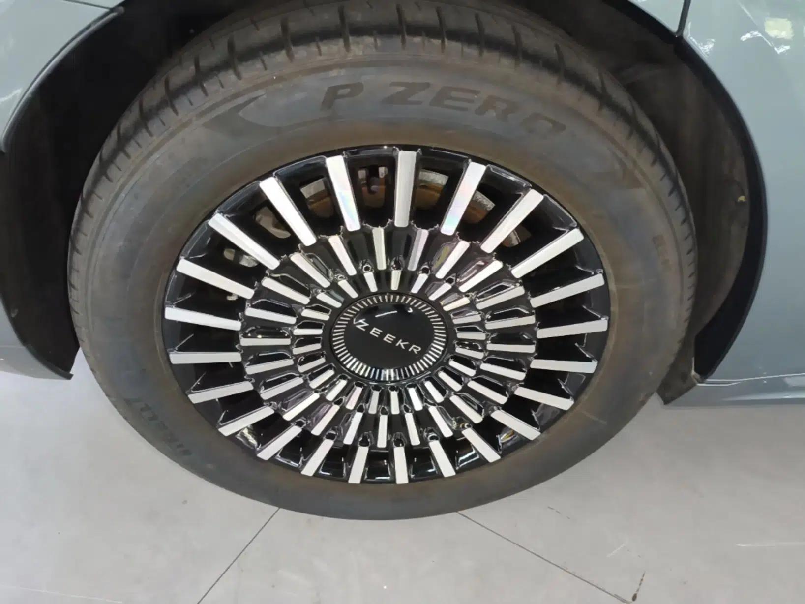 Zeekr 009 2024 7-Seater Walk-Through Version Four-Wheel Drive 108 kWh — миниатюра 11
