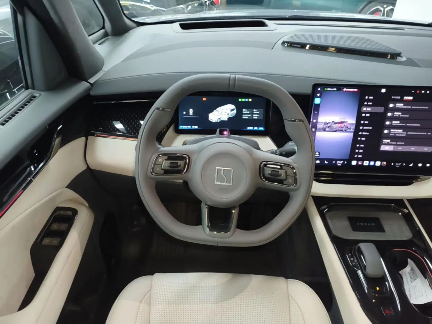 Zeekr 009 2024 7-Seater Walk-Through Version Four-Wheel Drive 108 kWh — миниатюра 18