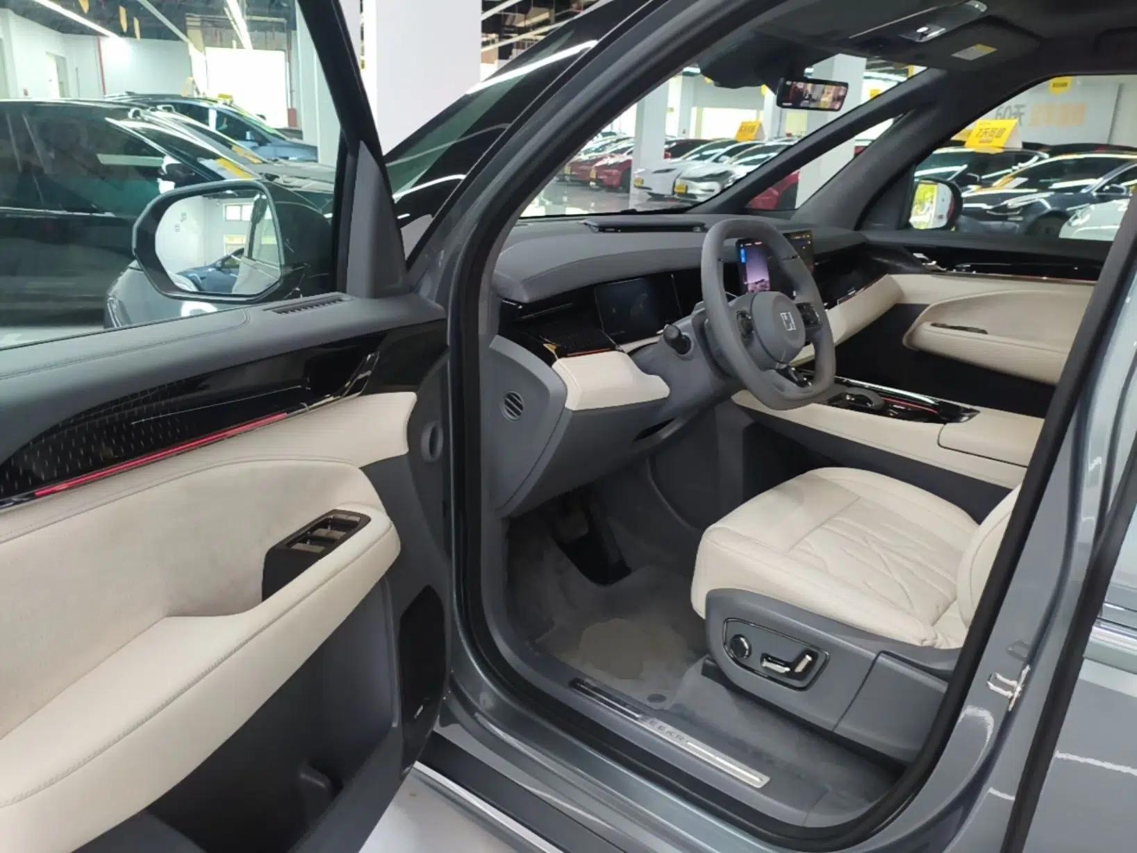 Zeekr 009 2024 7-Seater Walk-Through Version Four-Wheel Drive 108 kWh — миниатюра 23