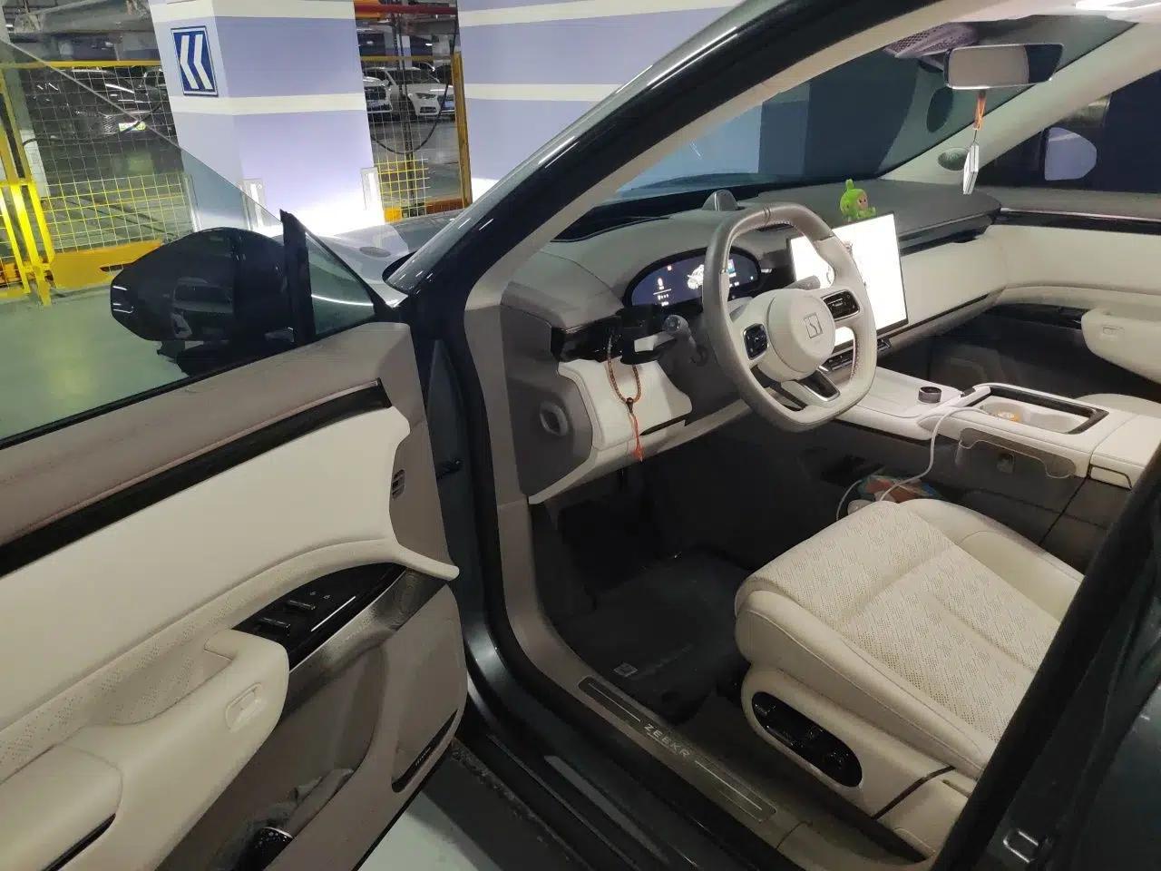 Zeekr 7X 2025 75 kWh Rear-Wheel Drive Intelligent Driving Version — миниатюра 16