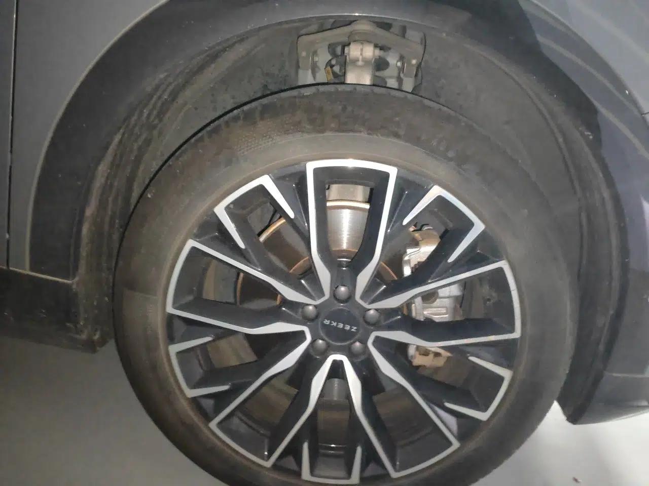 Zeekr 7X 2025 75 kWh Rear-Wheel Drive Intelligent Driving Version — миниатюра 8