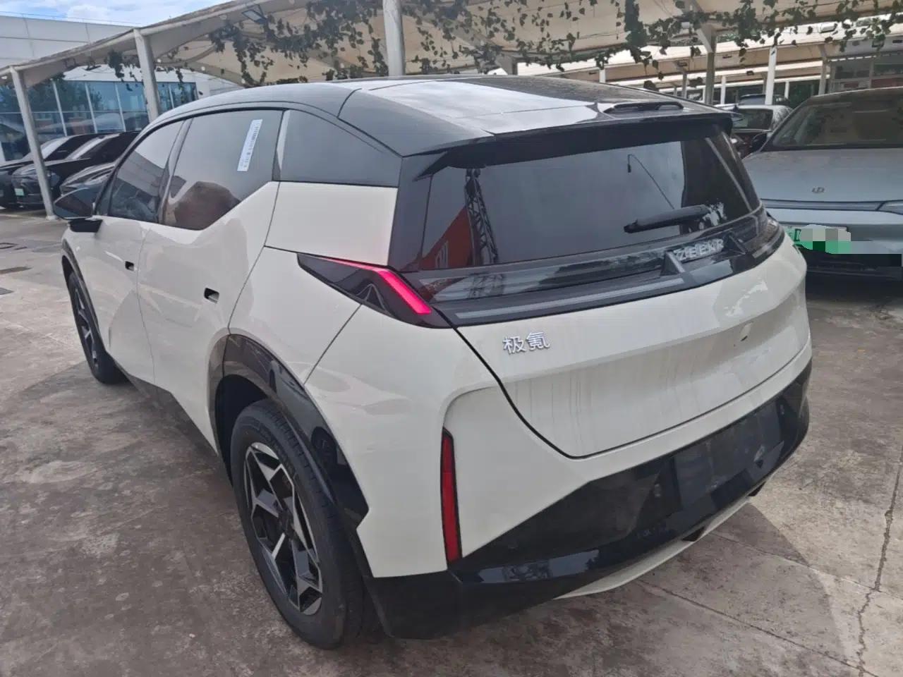 Zeekr X 2025 5-Seater Rear-Drive Version — миниатюра 13