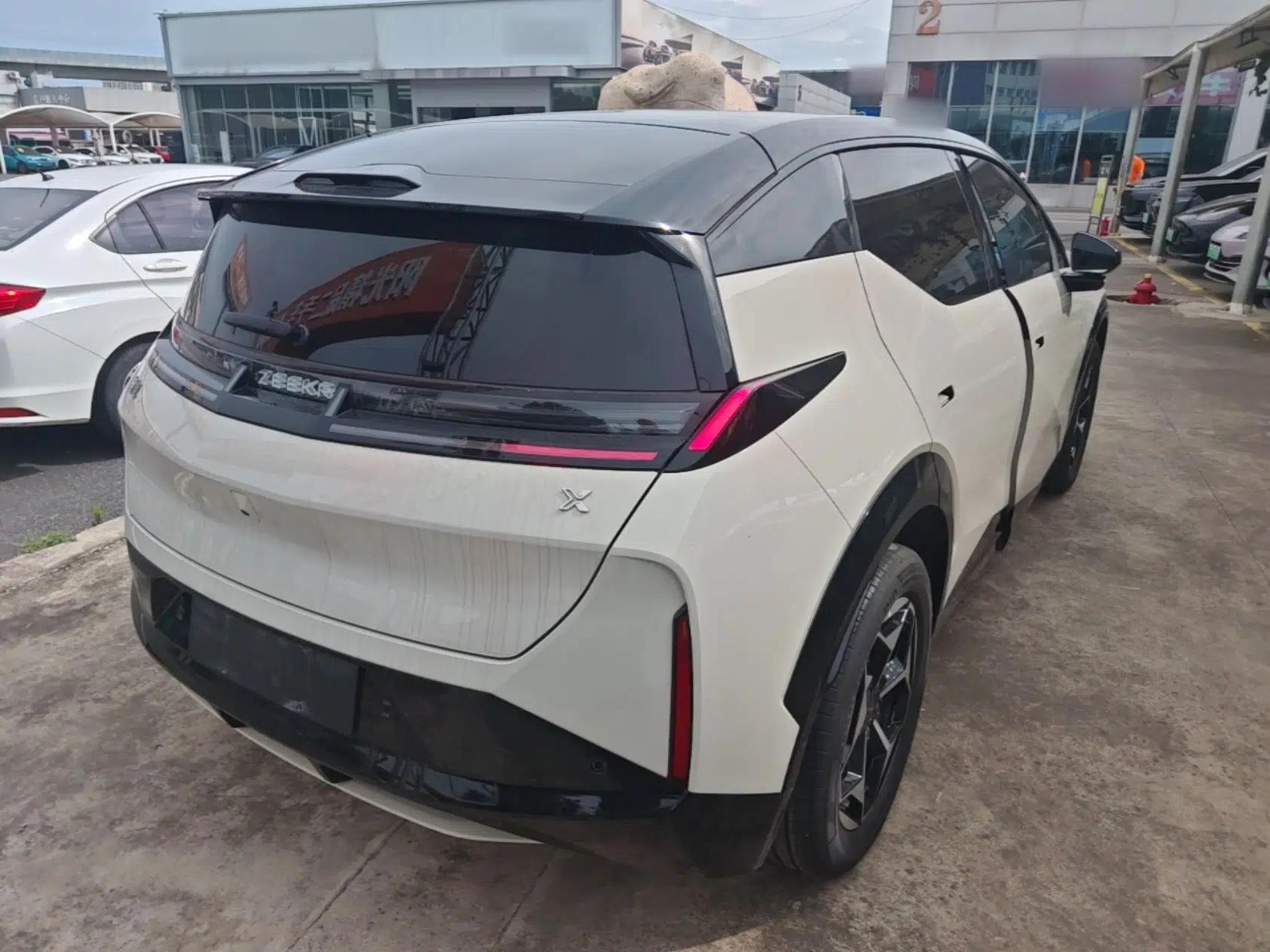 Zeekr X 2025 5-Seater Rear-Drive Version — миниатюра 6