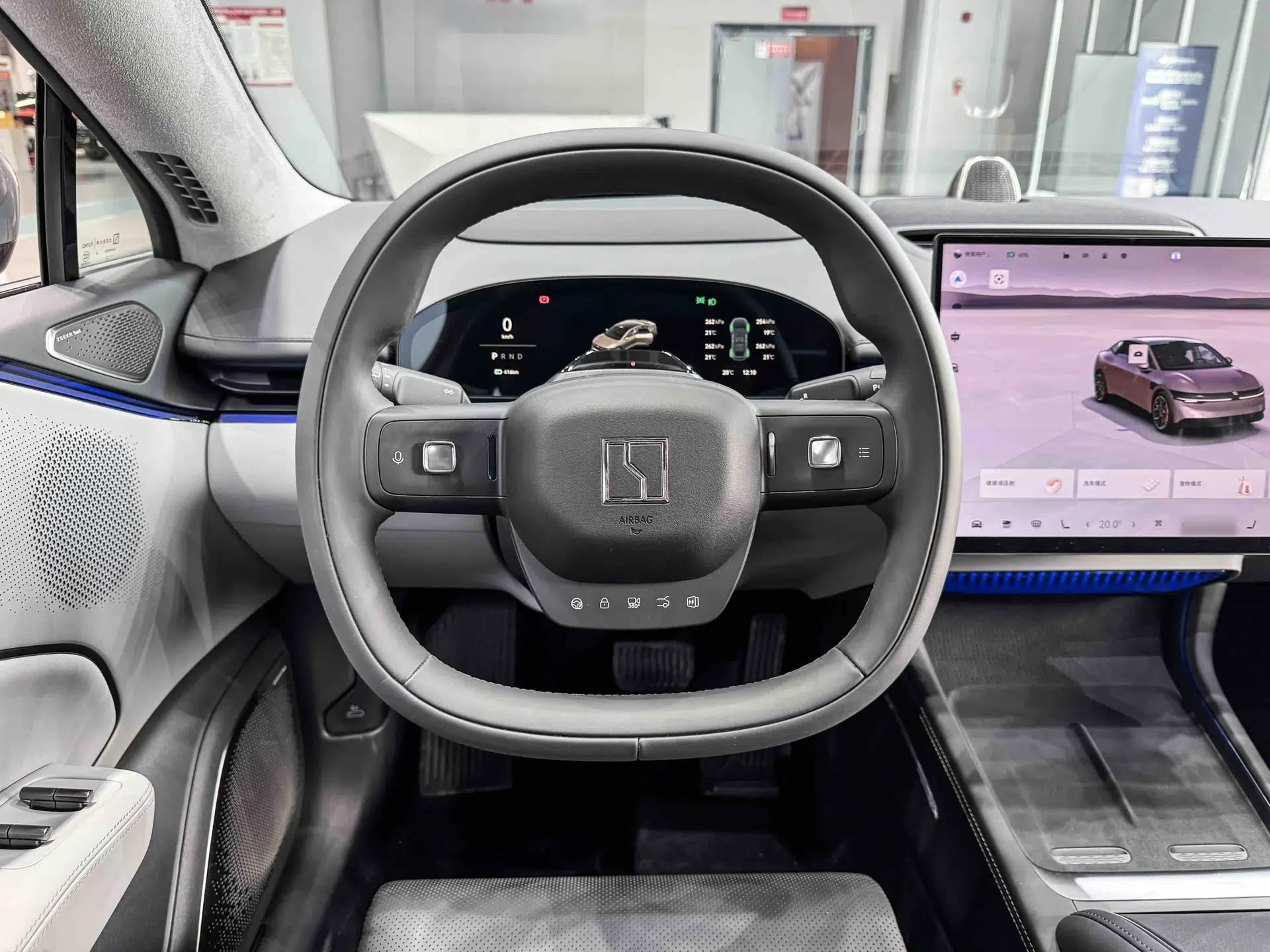 Zeekr 007 2025 Rear-Drive Intelligent Driving Version 75 kWh — миниатюра 13