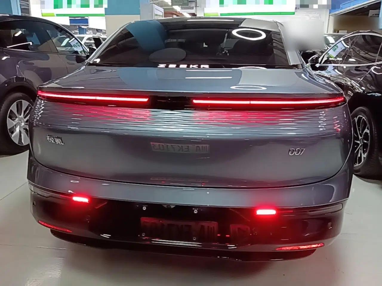 Zeekr 007 2025 Rear-Drive Intelligent Driving Version 75 kWh — миниатюра 5