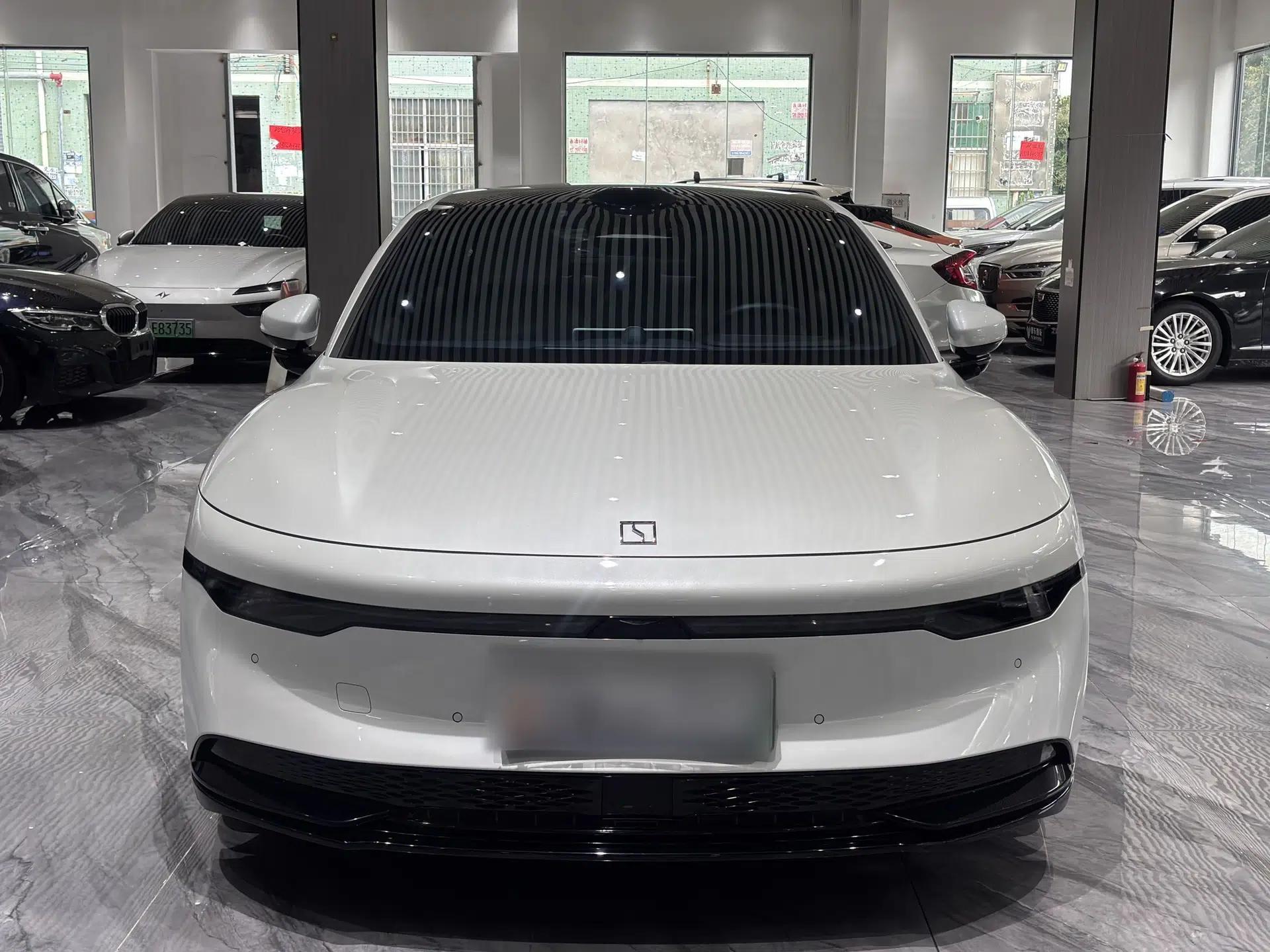 Zeekr 007 2024 Rear-Drive Intelligent Driving Version 100 kWh — миниатюра 13