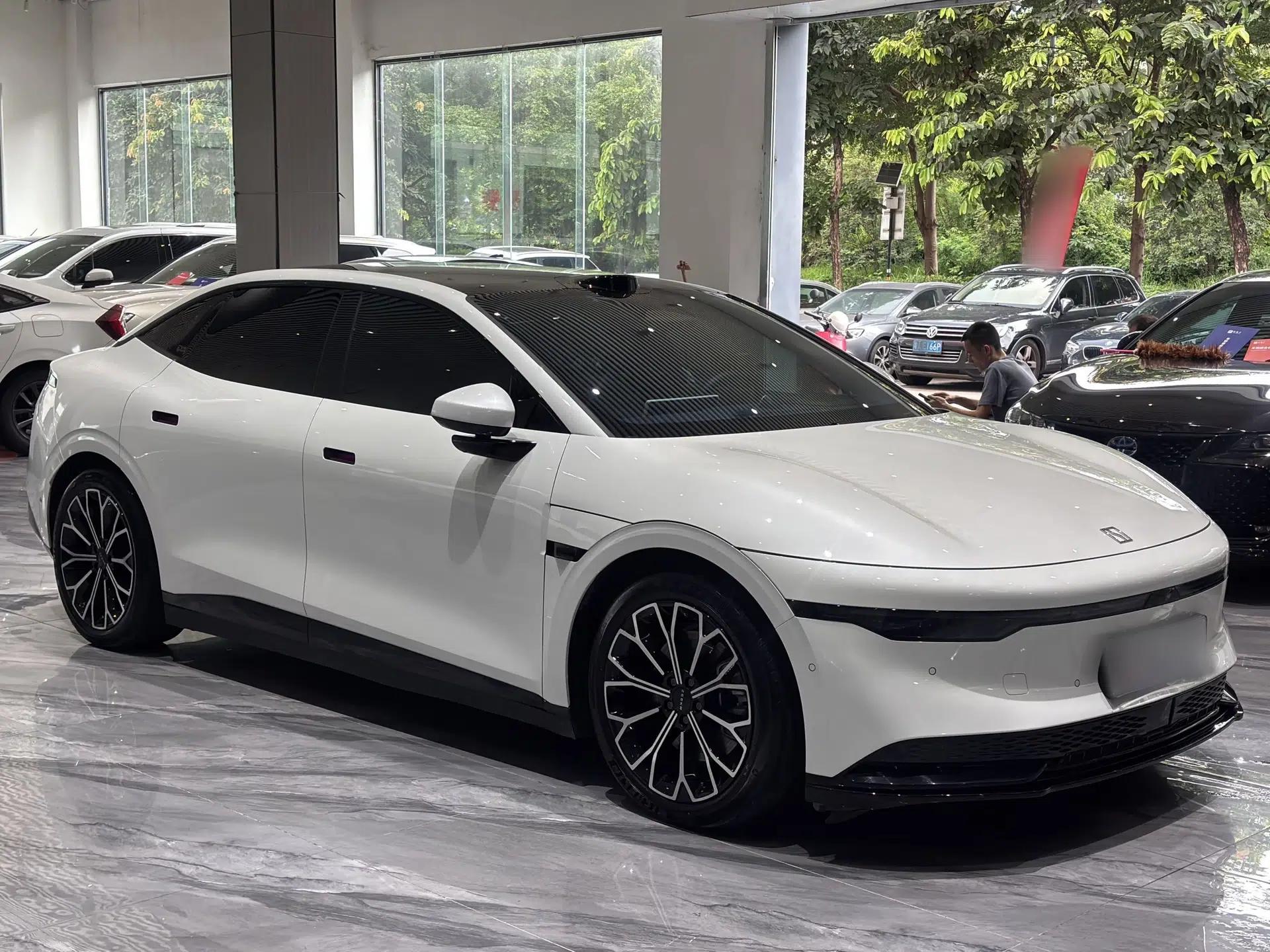 Zeekr 007 2024 Rear-Drive Intelligent Driving Version 100 kWh — миниатюра 14