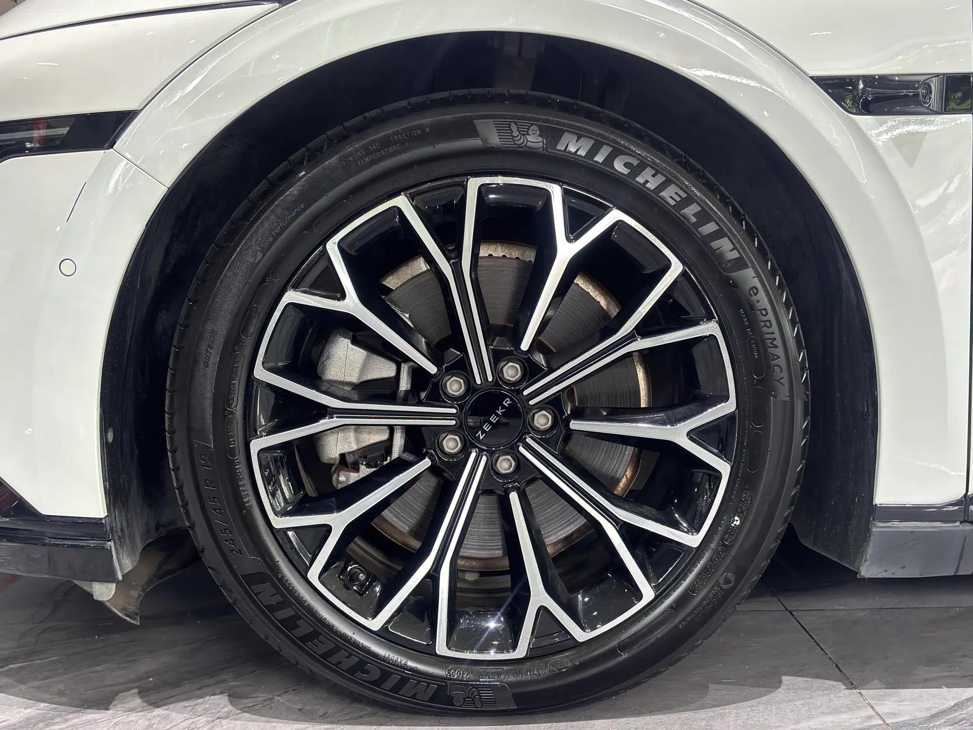 Zeekr 007 2024 Rear-Drive Intelligent Driving Version 100 kWh — миниатюра 17