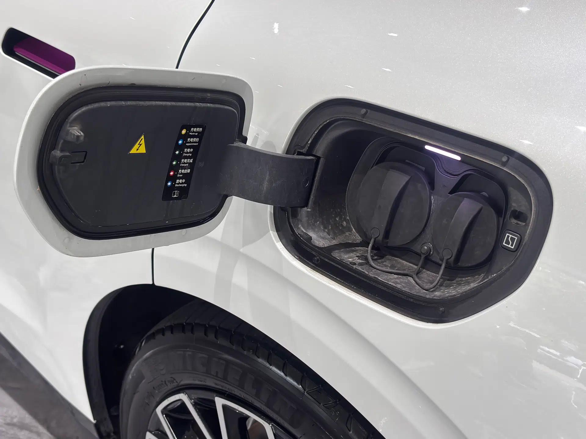Zeekr 007 2024 Rear-Drive Intelligent Driving Version 100 kWh — миниатюра 18