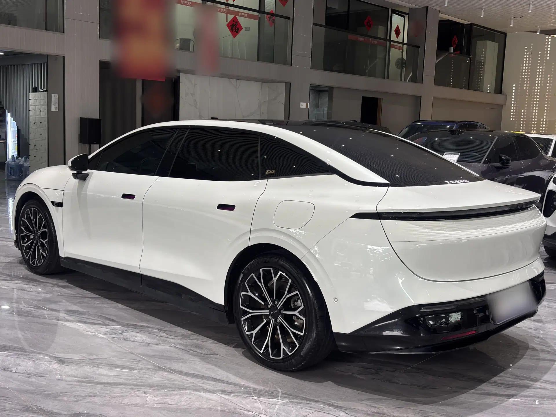 Zeekr 007 2024 Rear-Drive Intelligent Driving Version 100 kWh — миниатюра 21