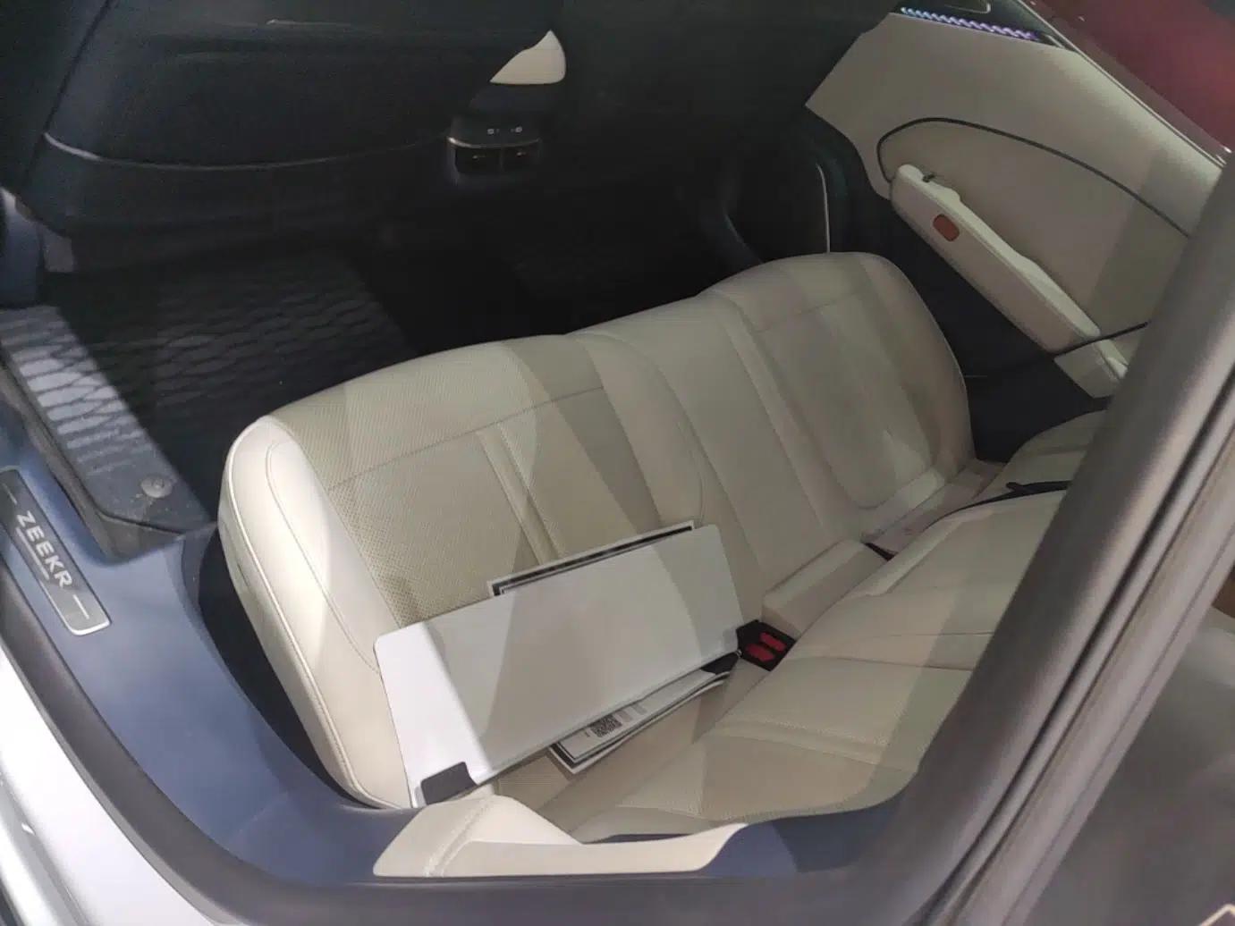 Zeekr 007 2024 Rear-Drive Intelligent Driving Version 100 kWh — миниатюра 30