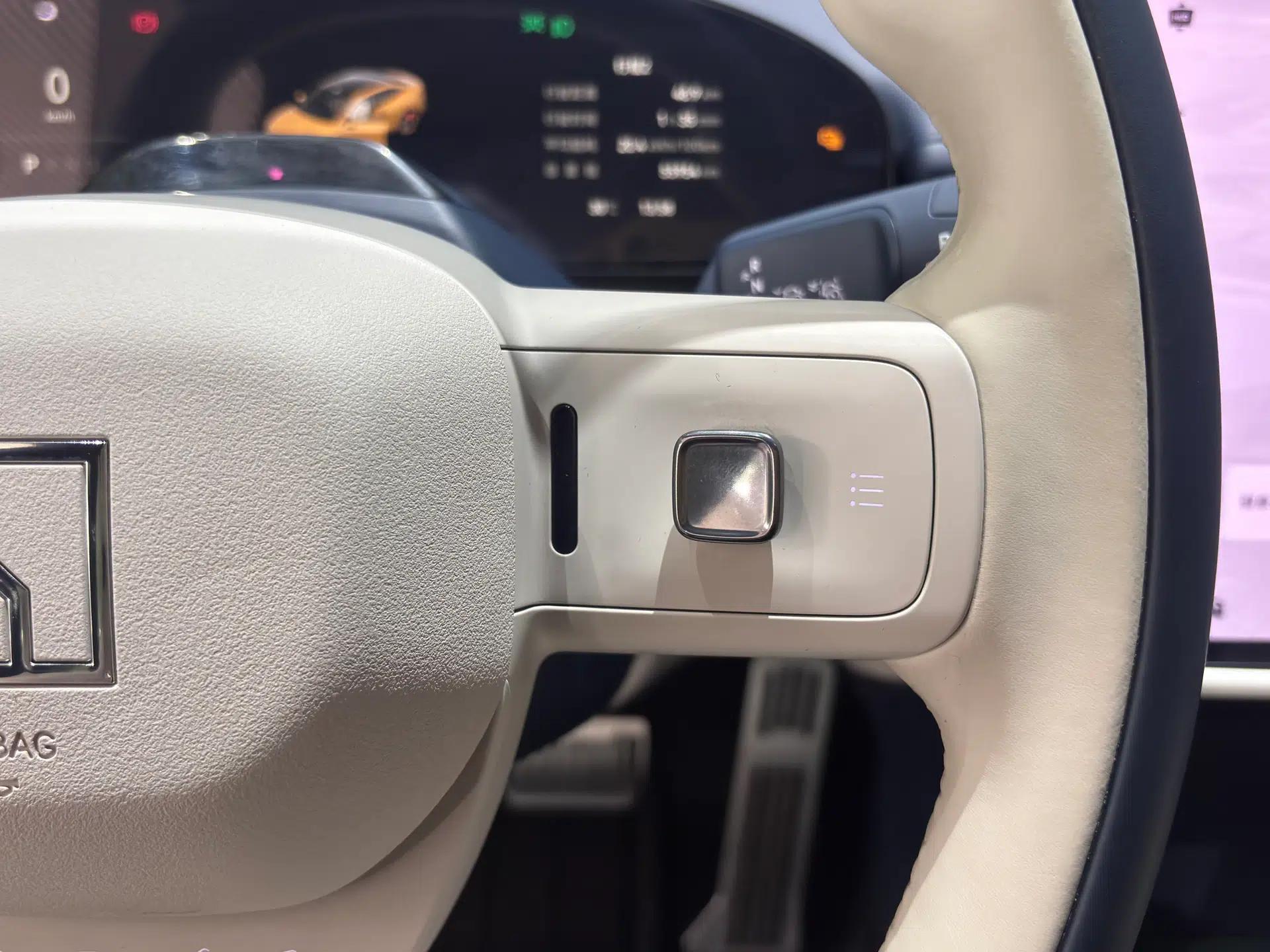 Zeekr 007 2024 Rear-Drive Intelligent Driving Version 100 kWh — миниатюра 40
