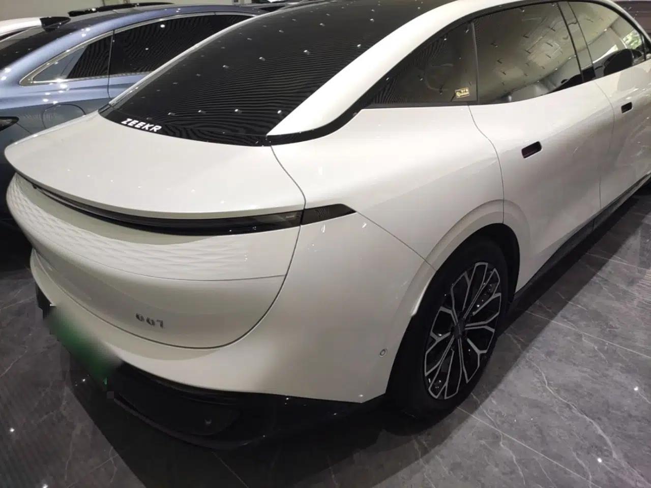 Zeekr 007 2024 Rear-Drive Intelligent Driving Version 100 kWh — миниатюра 6