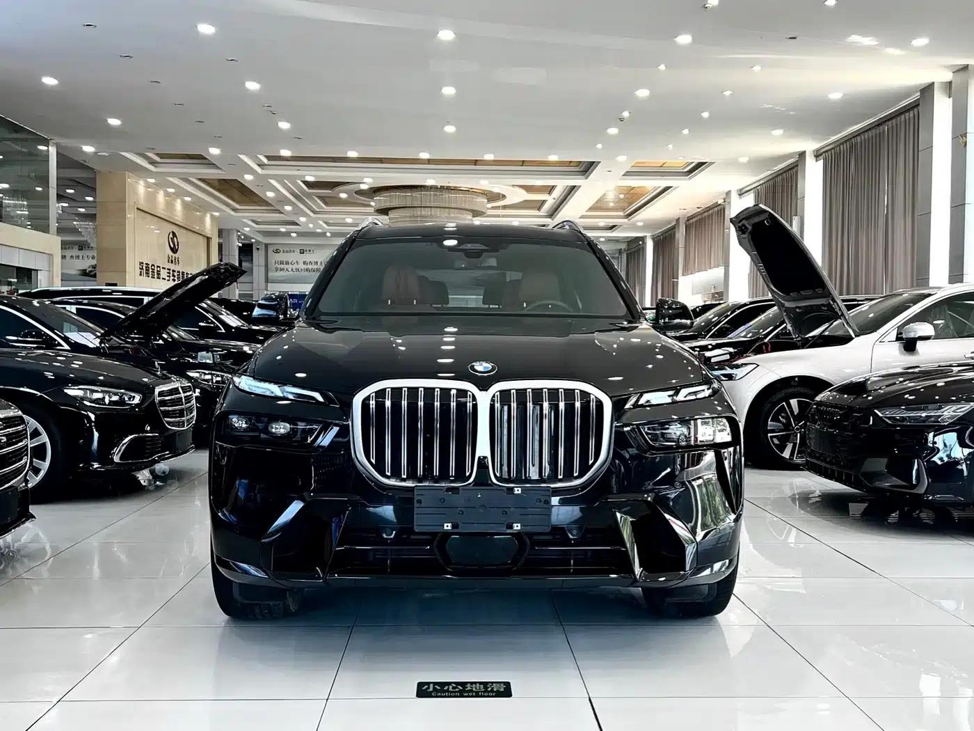 BMW X7 2023 xDrive40i M Sport Package — миниатюра 3
