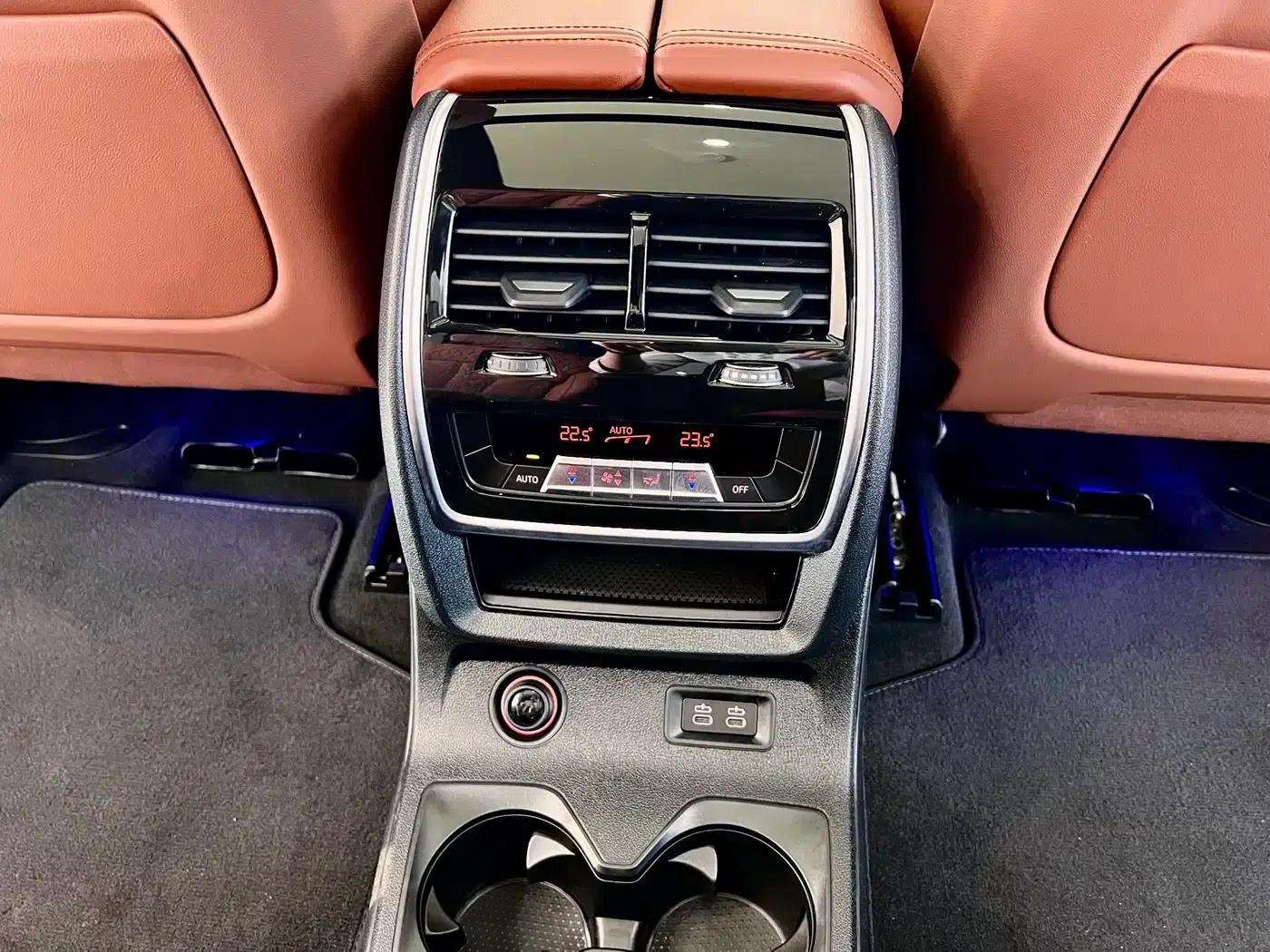 BMW X7 2023 xDrive40i M Sport Package — миниатюра 21
