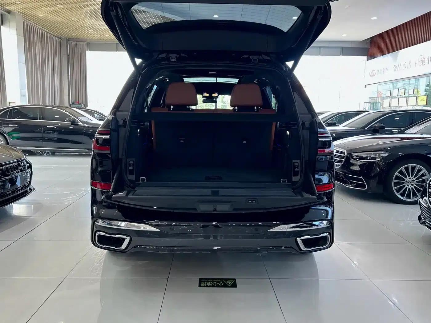 BMW X7 2023 xDrive40i M Sport Package — миниатюра 26